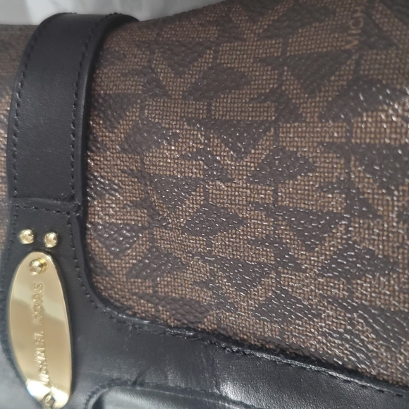 Michael Kors finel flat bootie 6.5 blk/brown - Picture 2 of 6